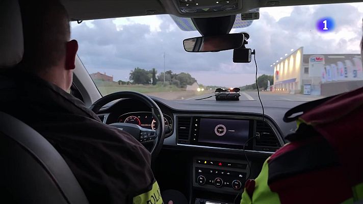 L'Informatiu - La Unitat Espiell dels Mossos, una vigilància d'incògnit a les carreteres de Girona