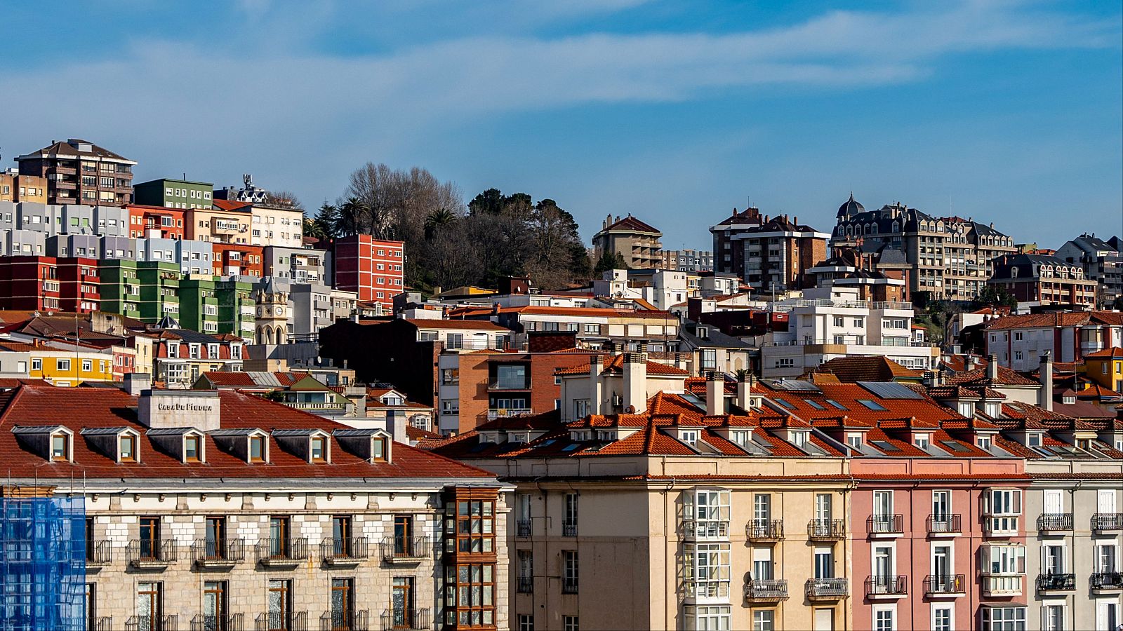 El número de hipotecas se dispara un 31,7% y registra el mejor junio desde 2010 - Telediario 1 | Ver