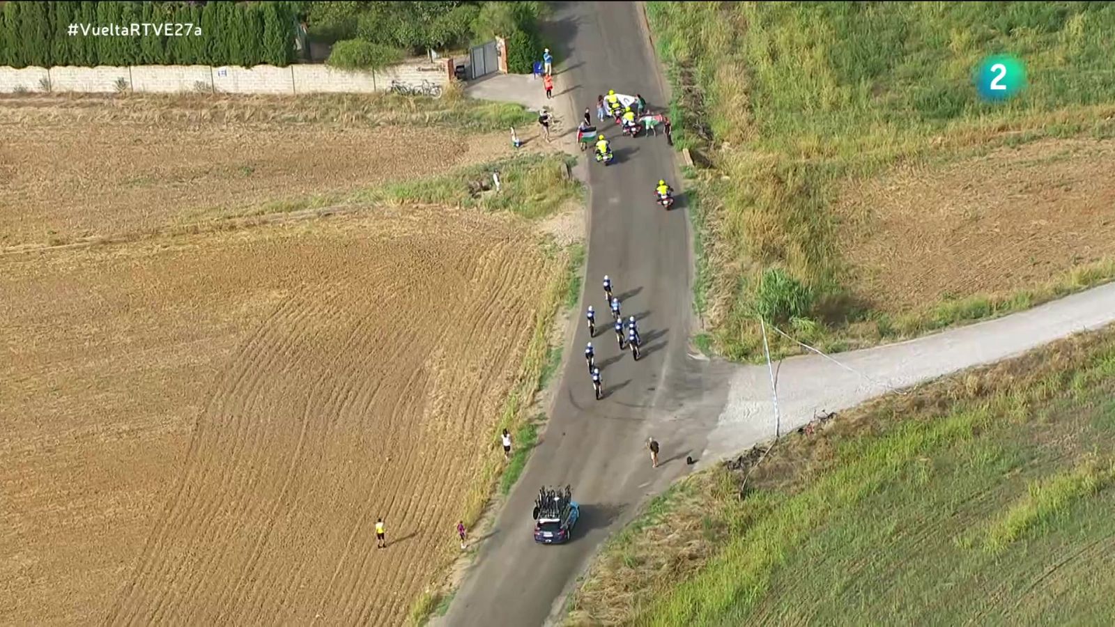 La Vuelta | Manifestantes palestinos bloquean al equipo Israel | Ver