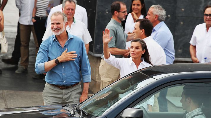 Telediario 2 - Los reyes visitan las zonas devastadas por los incendios en Zamora y León: "Queríamos estar cerca de los afectados"