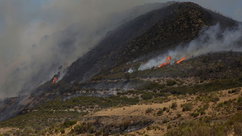 El incendio de Fasgar, fuera de la capacidad de extinción | Ver
