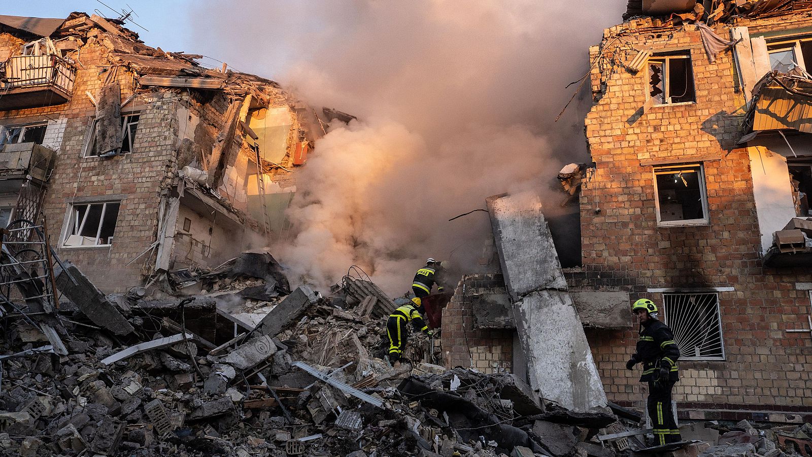 Un ataque ruso en Kiev deja 18 muertos y daña la delegación de la UE