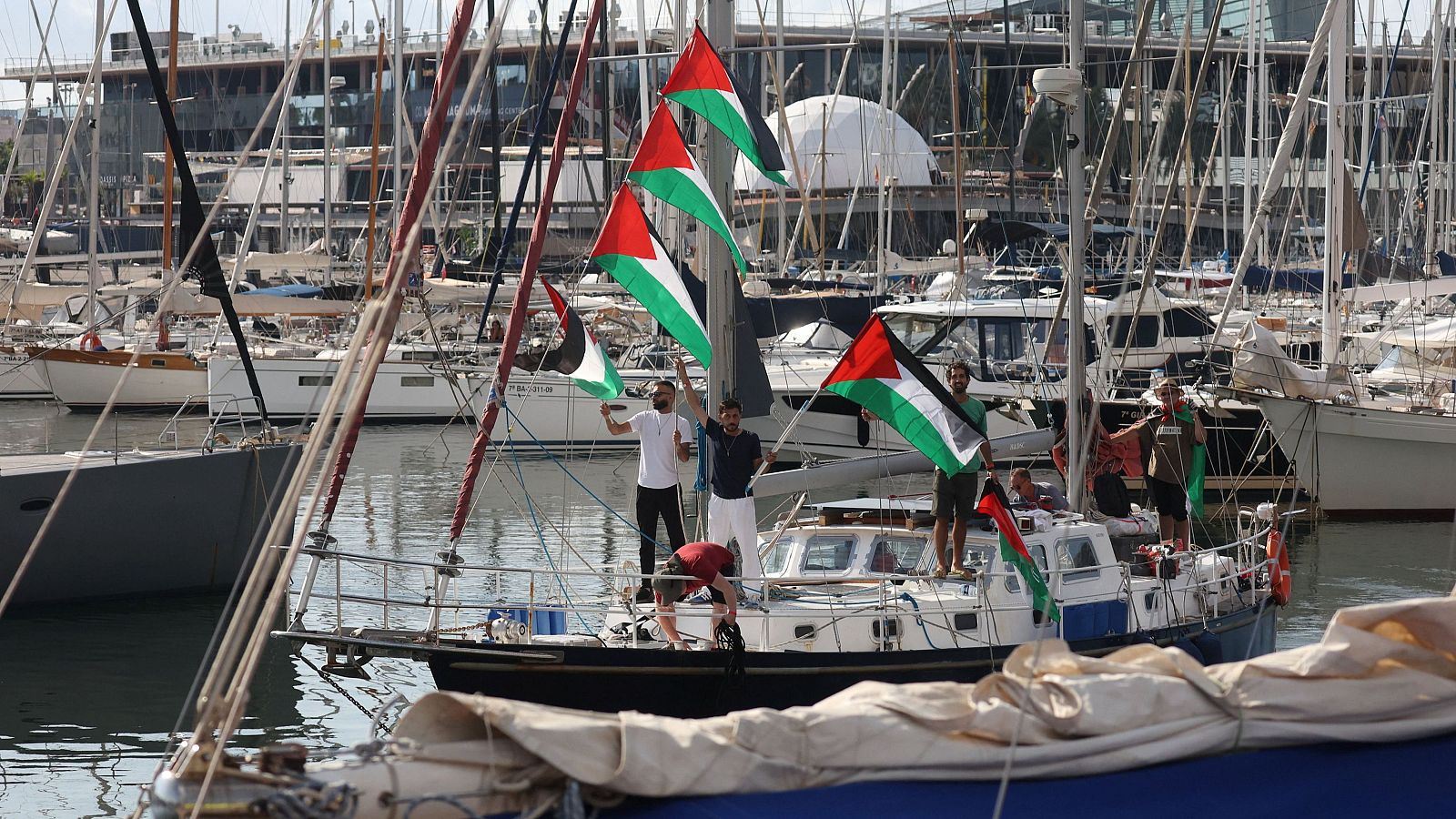 Las flotillas humanitarias desafían el bloqueo israelí de Gaza | Ver