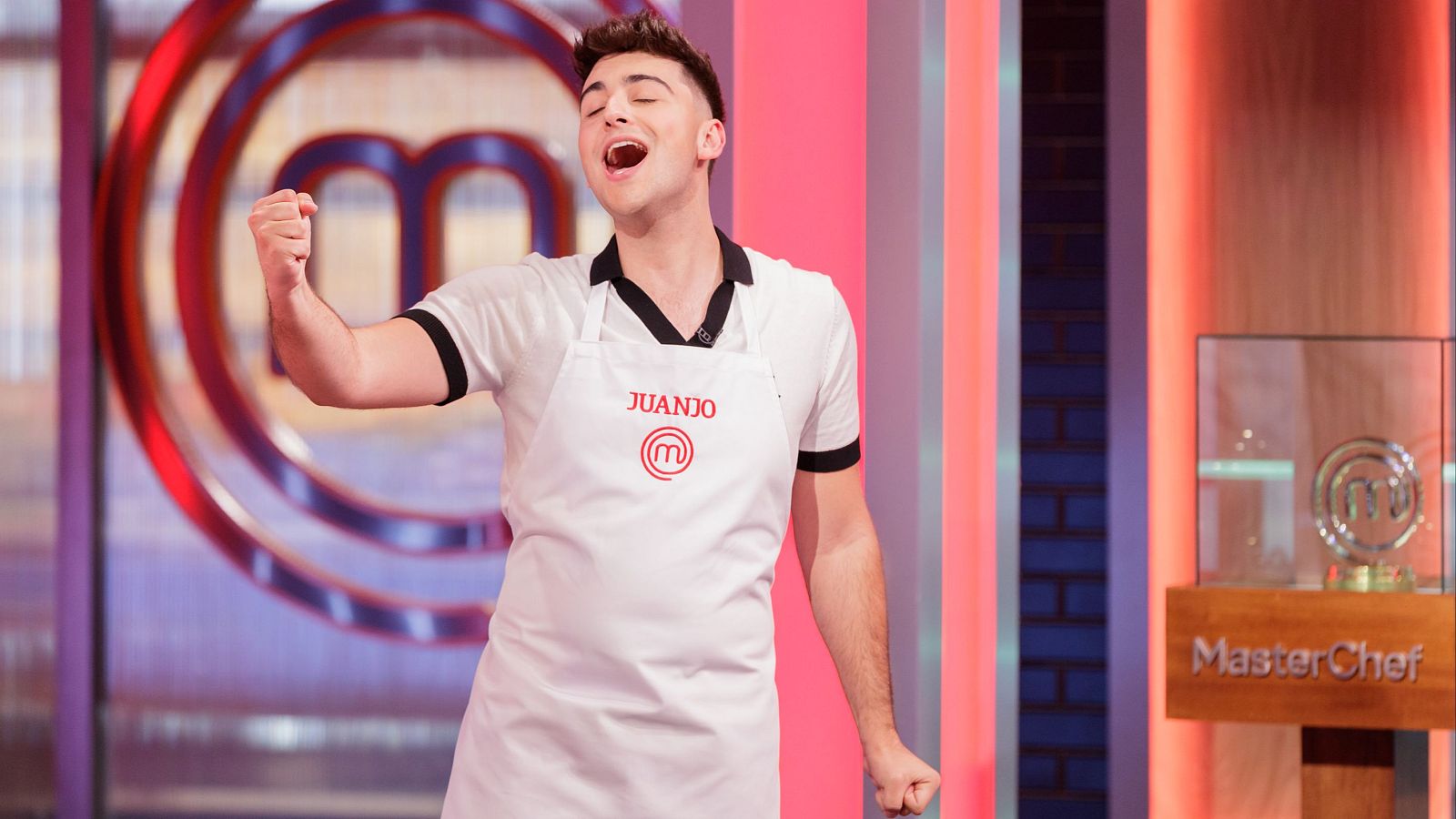 Juanjo recuerda MasterChef Junior y canta una preciosa jota - MasterChef | Ver