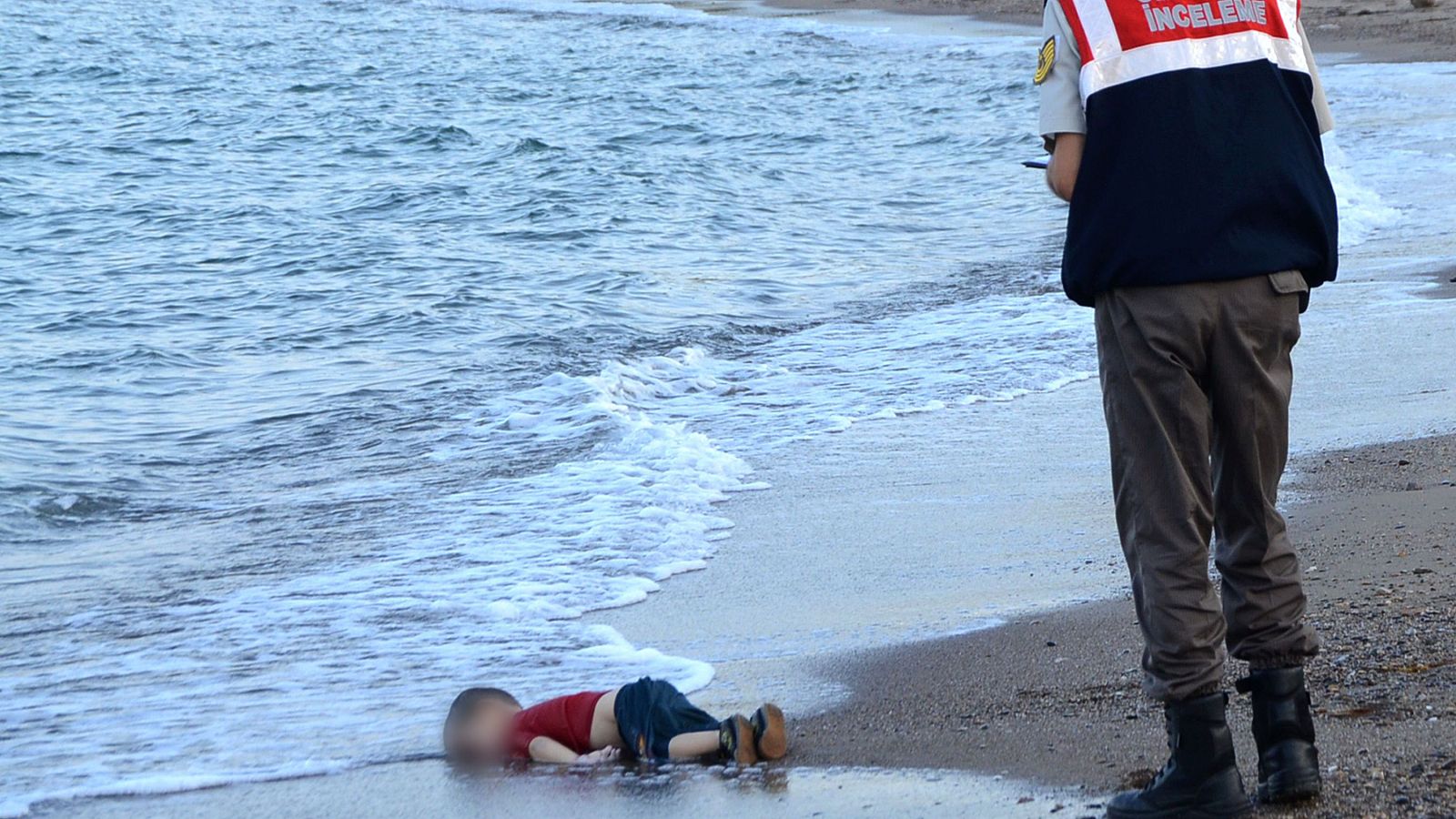 Se cumplen 10 años de la muerte del niño sirio Aylan Kurdi | Ver