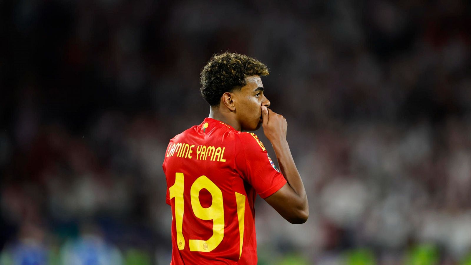 Lamine recuerda su debut con España: "Fue muy especial" Lamine recuerda su debut con España: "Fue muy especial" - Los Deportes de La1 | Ver