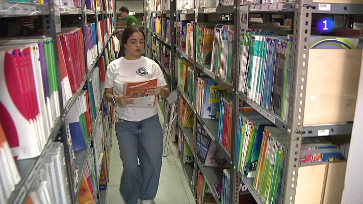 L'Informatiu - Material escolar de segona mà per estalviar en l'inici del curs
