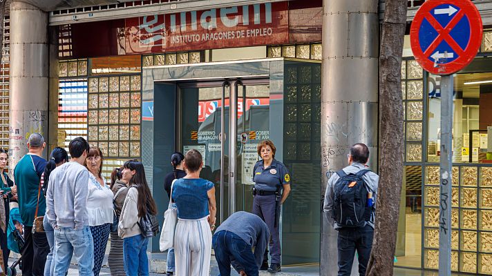 Telediario 1 - Sube el paro en agosto con más de 21.900 parados nuevos