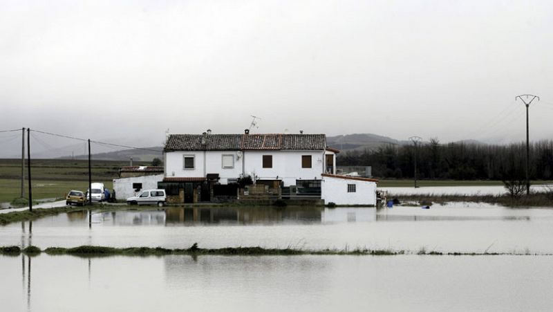 En Aragón, el río Ebro a su paso por Novillas supera los seis metros