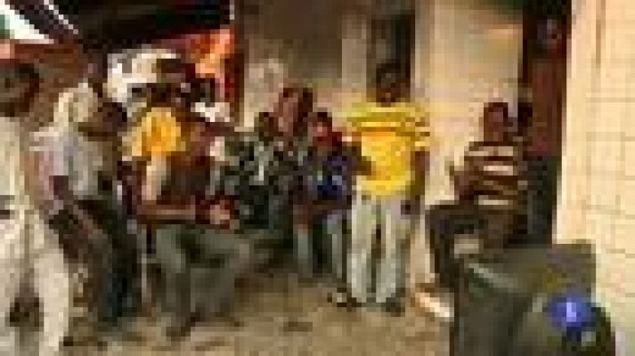 Telediario 1 - Fútbol a pesar de la guerra en Mali