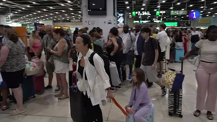 L'Informatiu - Puente treu pit de la gestió del ministeri vers la xarxa ferroviària malgrat el caos