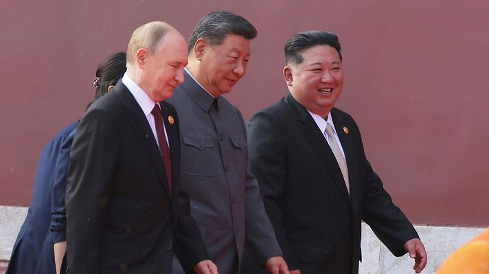 Telediario 1 - Un micrófono abierto revela una charla entre Xi y Putin sobre longevidad e inmortalidad durante el desfile en Pekín
