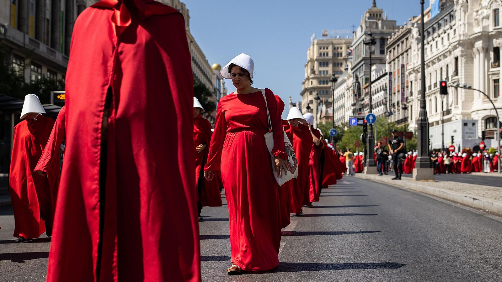 Una protesta recorre Madrid en contra de la gestación por sustitución | Ver