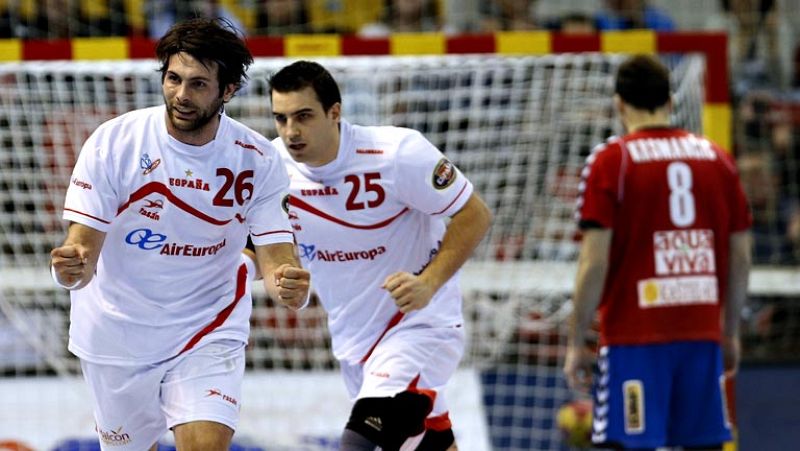 La selección española de balonmano logró hoy la clasificación para los cuartos de final del Mundial de España 2013, en los que se medirá el próximo miércoles con Alemania, tras imponerse hoy por 20-31 a Serbia. El conjunto español, en el que destacó 