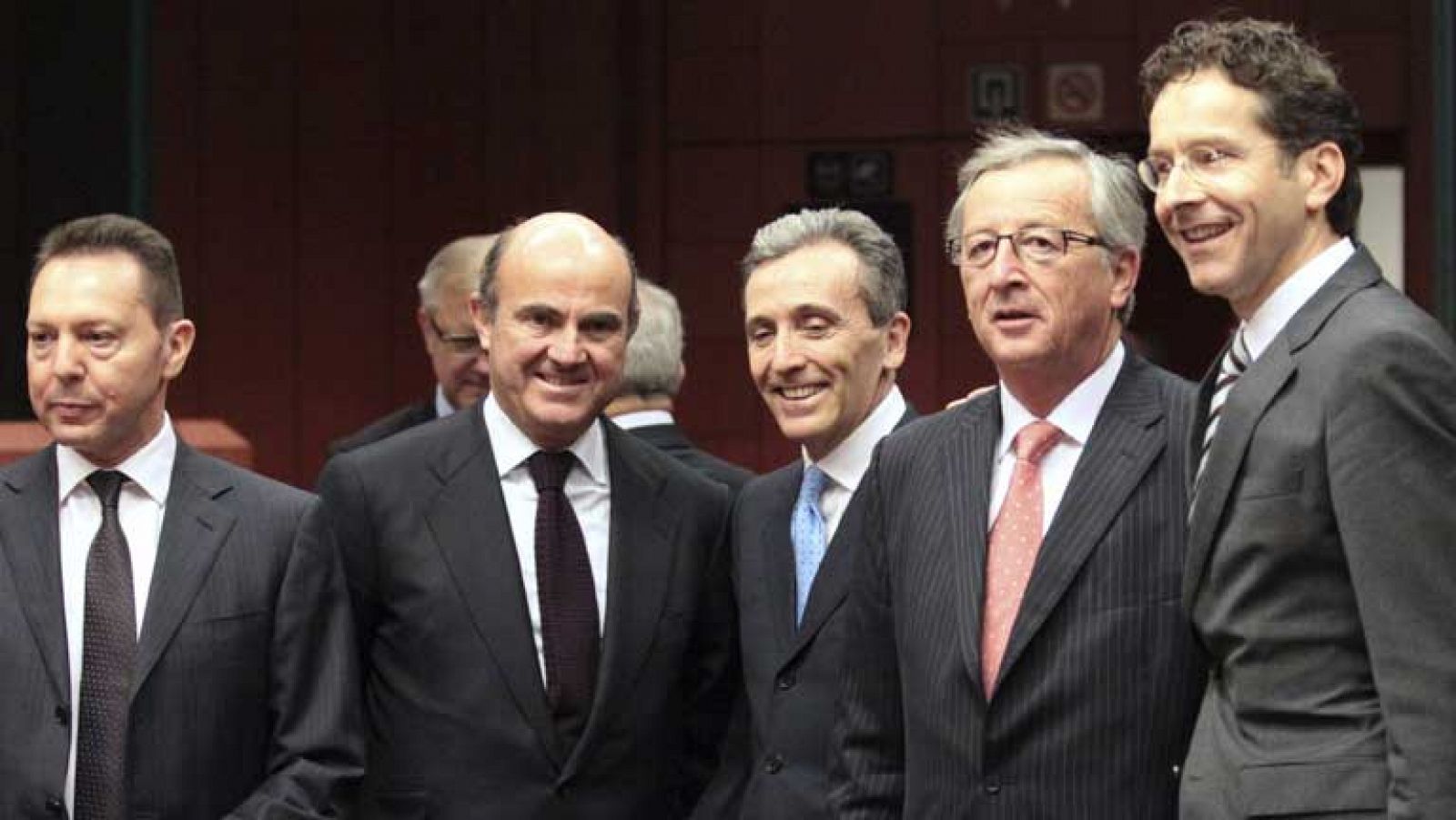 De Guindos en el Eurogrupo señala que ahora el sistema bancario es más seguro