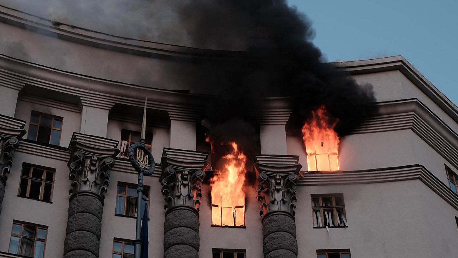 Un ataque ruso alcanza un edificio del Gobierno en Kiev - Fin de semana 24h | Ver