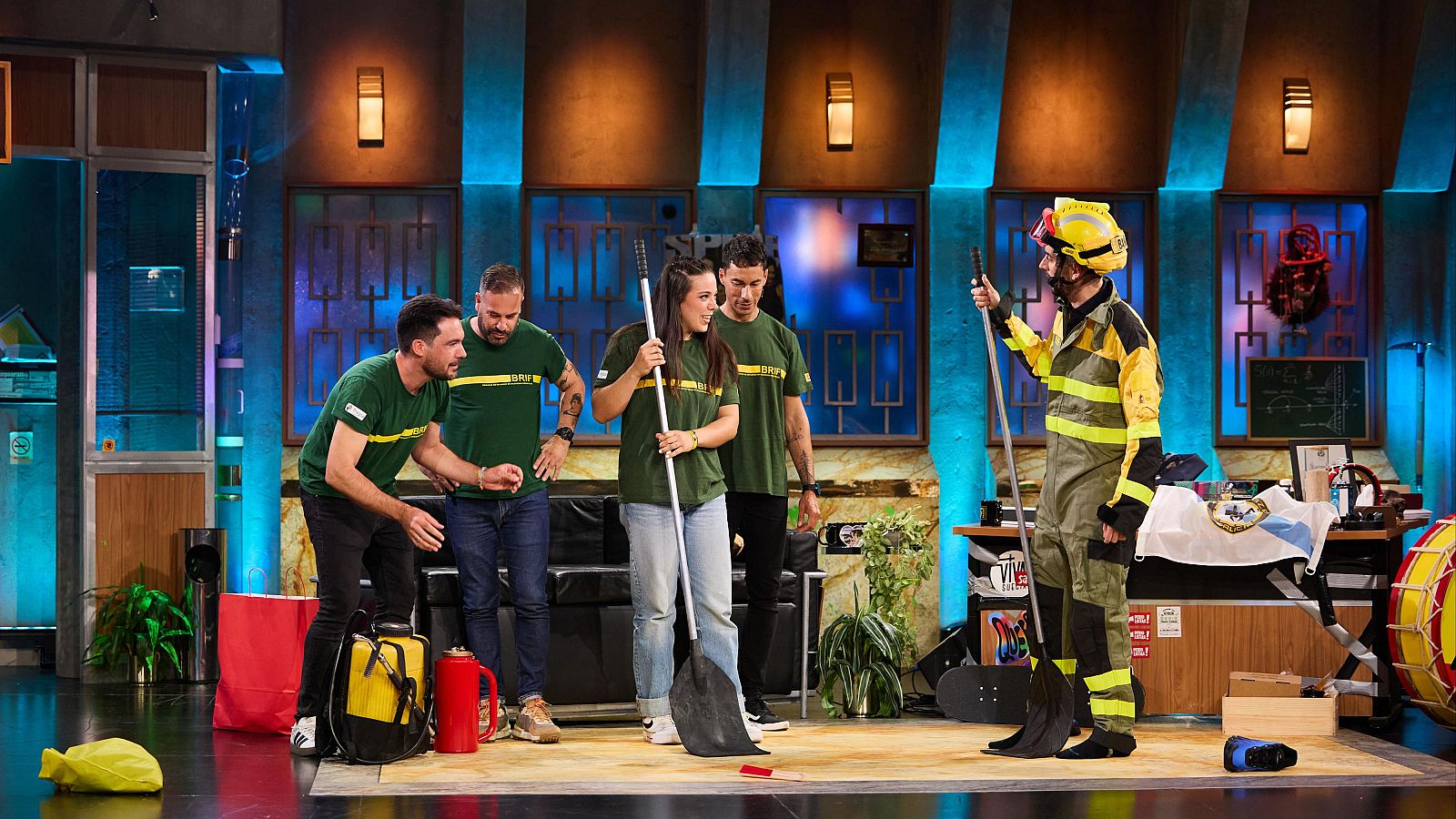 La Revuelta - BRIF de Laza, Kiti Mánver y Álvaro Morte (08/09/2025) | Ver programa | Ver