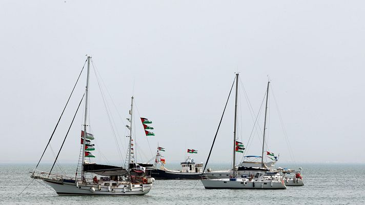 Telediario 1 - La Flotilla que intenta romper el bloqueo a Gaza denuncia un ataque israelí