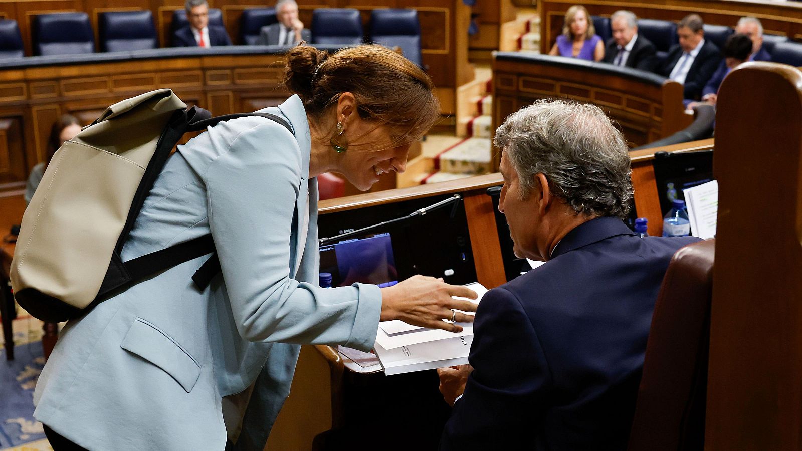 García entrega a Feijóo y Abascal un informe sobre el colapso sanitario en Gaza | Ver