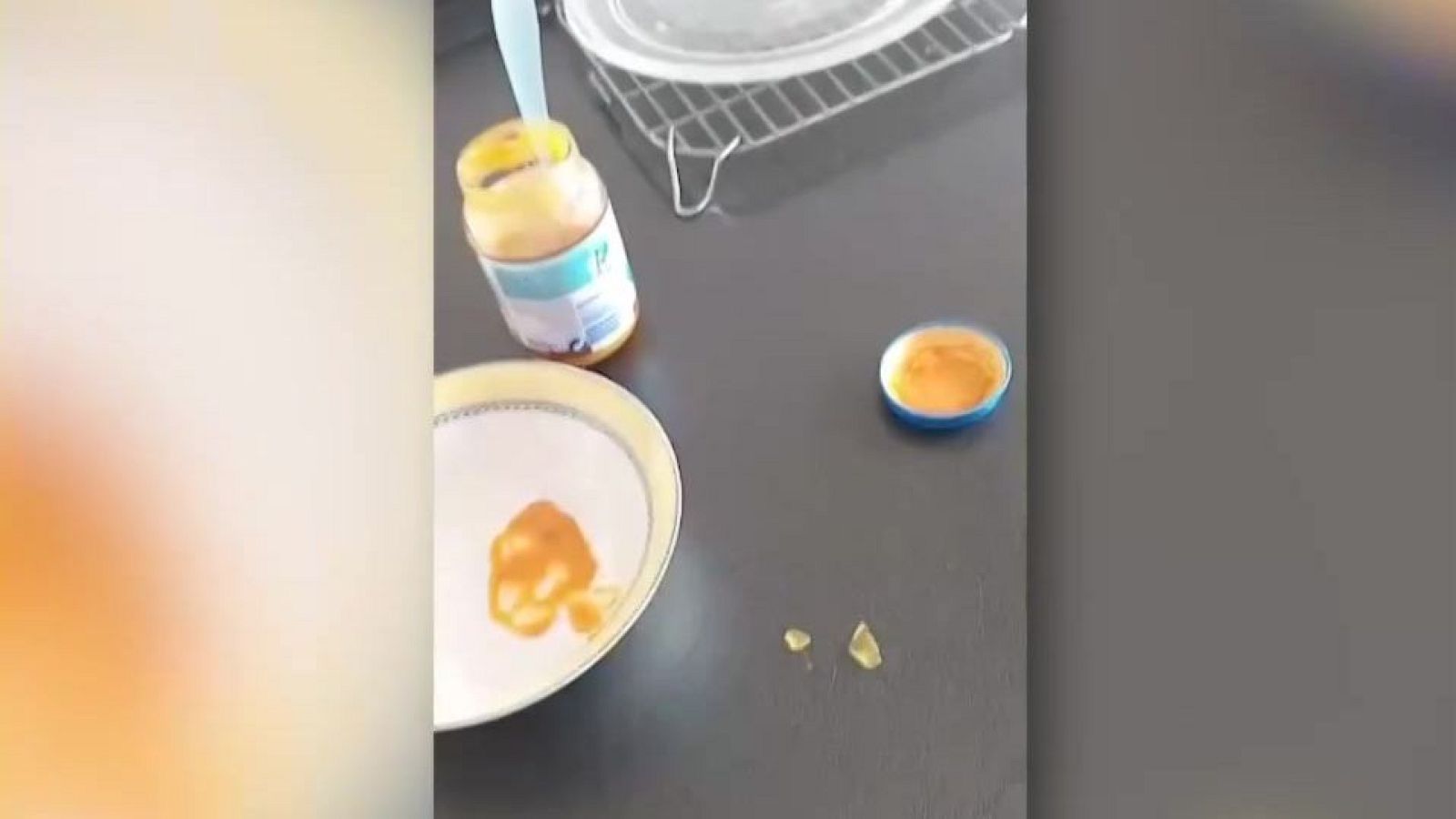 Meten cristales en la comida de un bebe - Mañaneros 360 | Ver