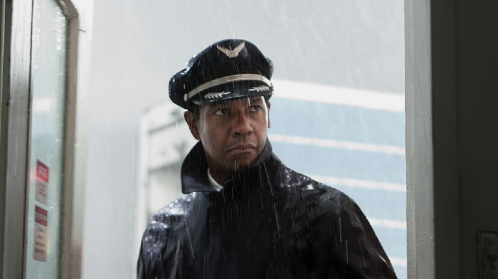 Tráiler de 'El vuelo', de Robert Zemeckis y con Denzel Washington.