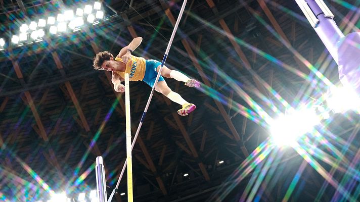 Atletismo - Mondo Duplantis logra en Tokio su tercer oro mundial de pértiga con otro récord del mundo