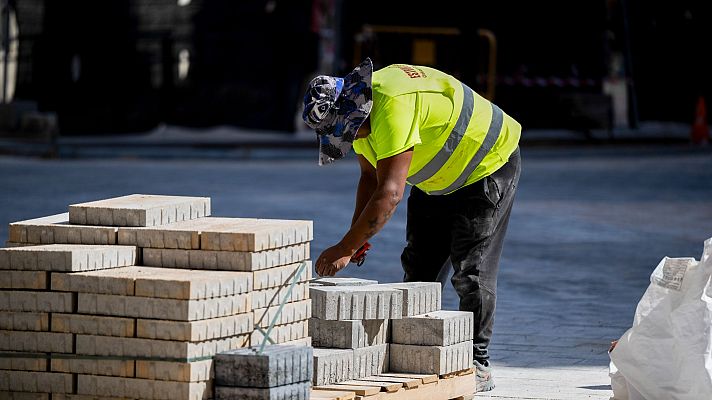 Telediario 1 - Gobierno y Banco de España elevan sus previsiones de crecimiento económico para este año