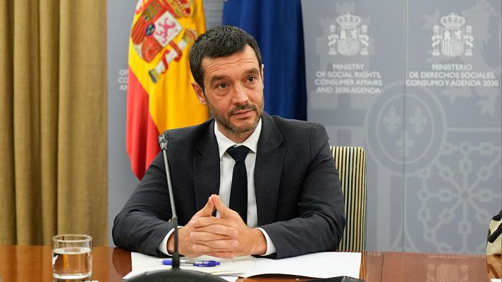 Informativo 24h - Bustinduy defiende que empresas de toda España atiendan en catalán: "Es un avance en derechos"