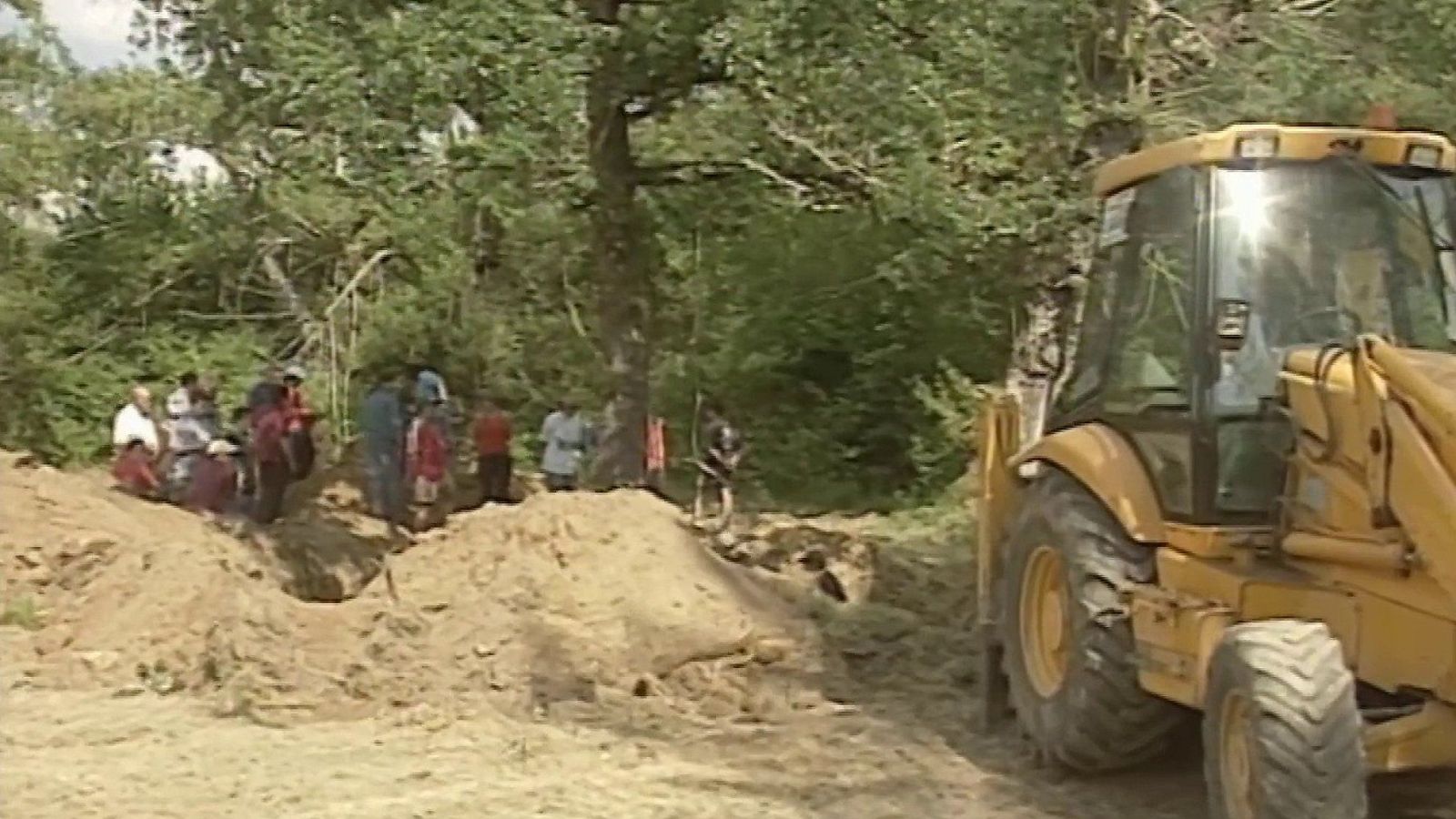 Exhumación de la fosa en el paraje La Penilla-Covanera (Tubilla del Agua, Burgos) | Ver ahora