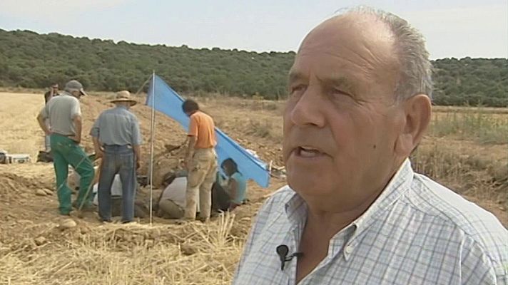 Noticias de Castilla y León - Exhuman a tres represaliados en la fosa de Villalquite (León)