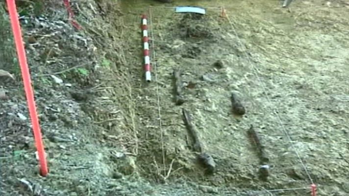 Telenavarra - Exhumación de una fosa en Lizarrusti (Etxarri Aranatz, Navarra)