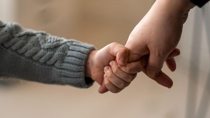 Telediario 1 - Ocho de cada diez madres españolas se sienten sobrecargadas, según un estudio