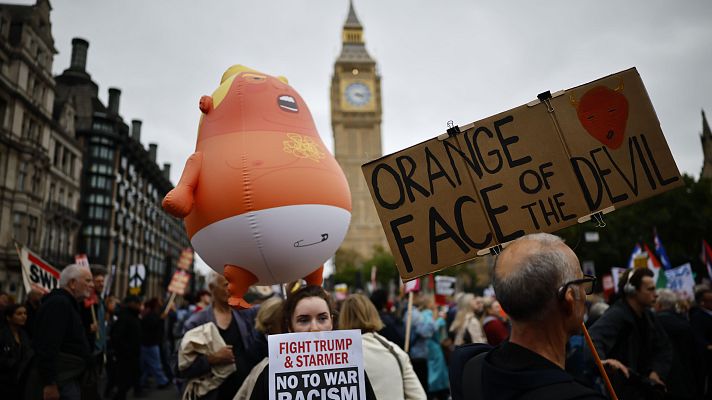 Telediario 2 - Miles de personas protestan en Londres contra la visita de Donald Trump a Reino Unido