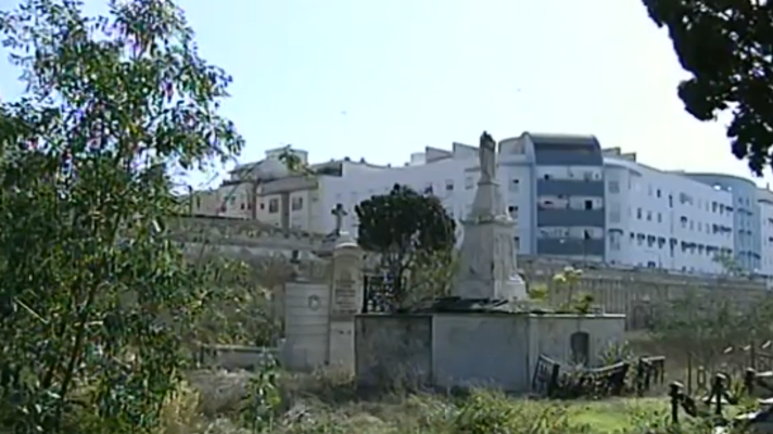 Noticias Andalucía - Exhumación de fosas en el cementerio de San José (Cádiz)