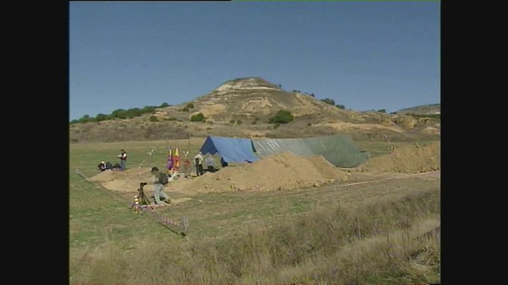Modo Digital - Exhumación de la 'fosa de las mujeres' en Fuentincho (Villamediana, Palencia)