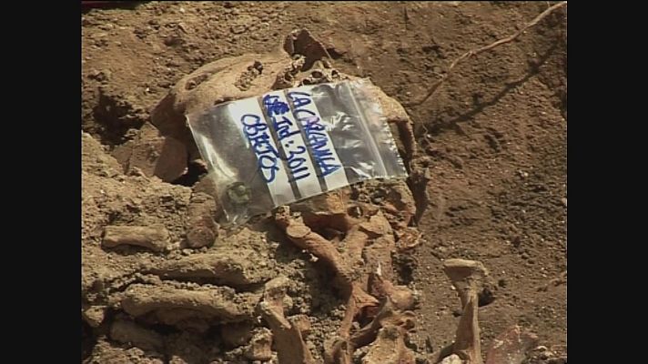 Modo Digital - Trabajos de exhumación en el parque de la Carcavilla (Palencia)