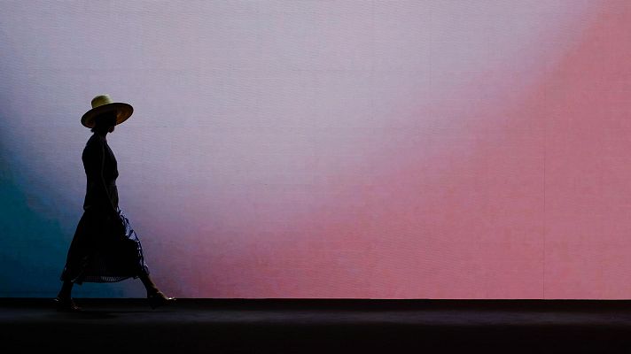 Telediario 1 - Los buyer, compradores de ropa en los desfiles de moda