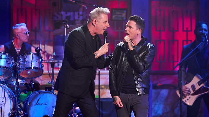 La Revuelta | Loquillo y Dani Martín cantan \"Feo, fuerte y formal\" - La Revuelta | Ver