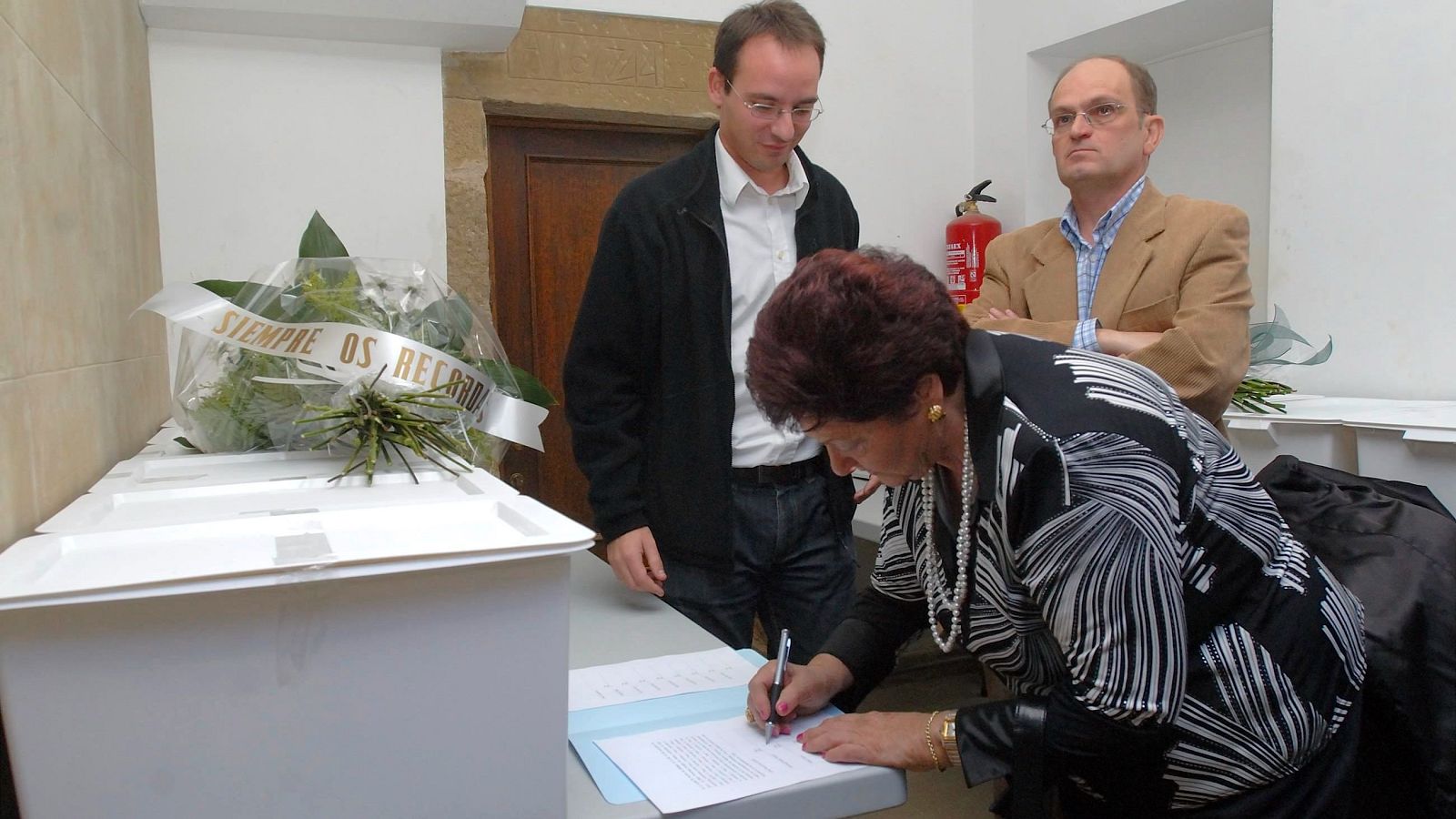 Entrega de restos exhumados de la fosa en paraje del campo de Blasico (Agüero, Huesca) | Ver ahora