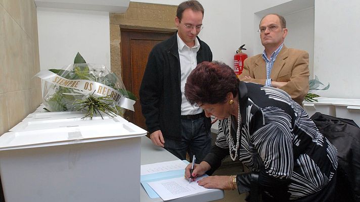 Noticias Aragón - Entrega de restos exhumados de la fosa en paraje del campo de Blasico (Agüero, Huesca)