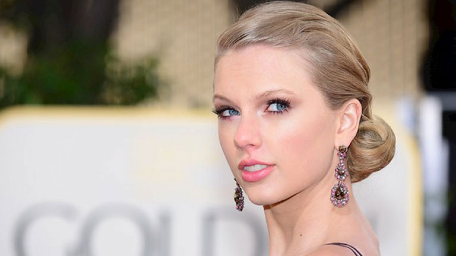Telediario 1: Taylor Swift cumple 23 años | RTVE Play