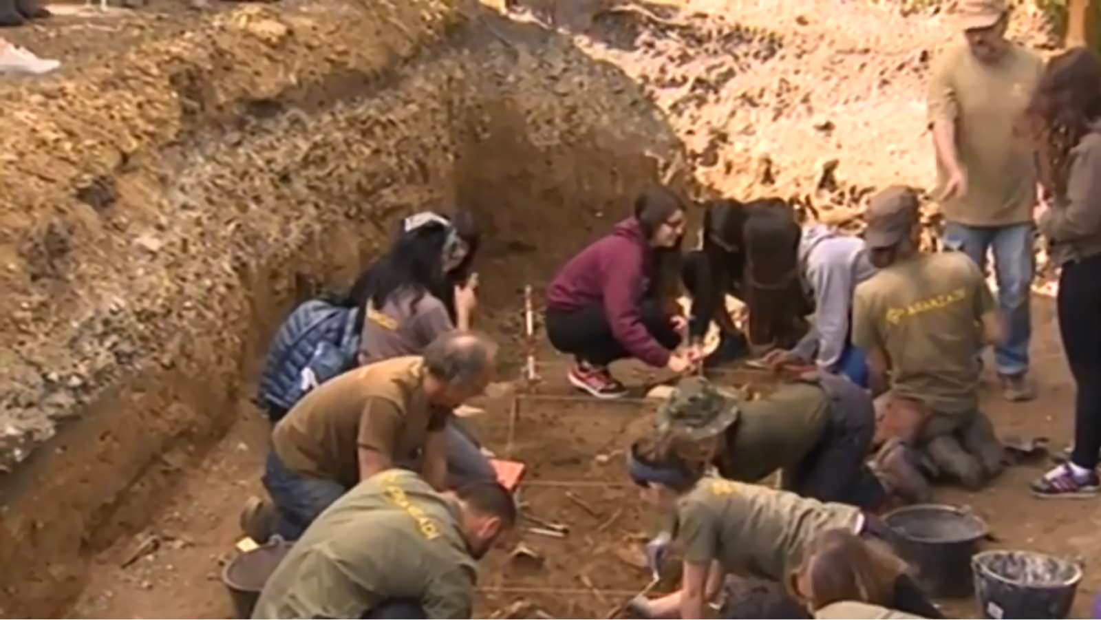 Exhumación de la fosa del Puente de Arletas de Burutáin (Anué, Navarra) | Ver ahora