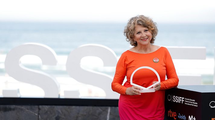 La tarde en 24h - Arranca el Festival de San Sebastián con la entrega del Donostia a la productora Esther García