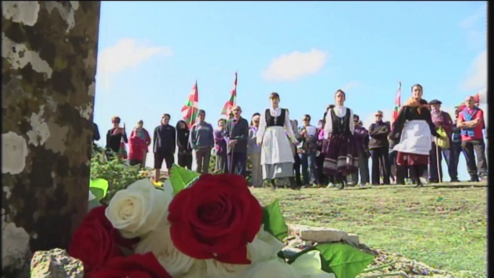 Homenaje en la fosa de la sima del Raso (Olazti, Navarra) | Ver ahora