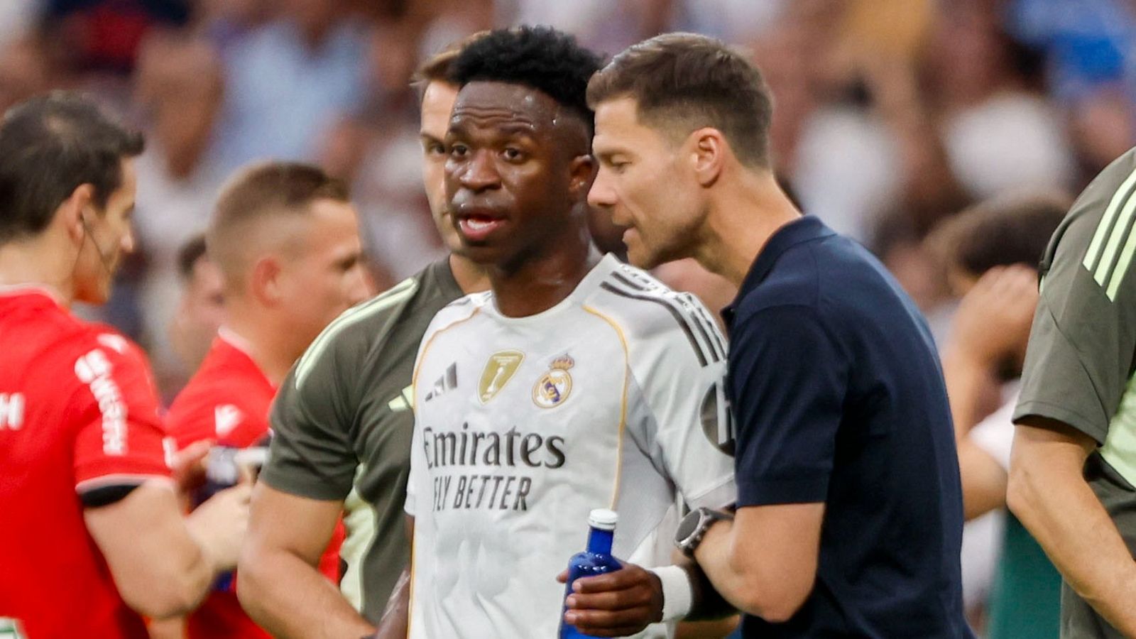 Xabi Alonso: ''He quitado a Vinicius cuando mejor estaba'' | Ver