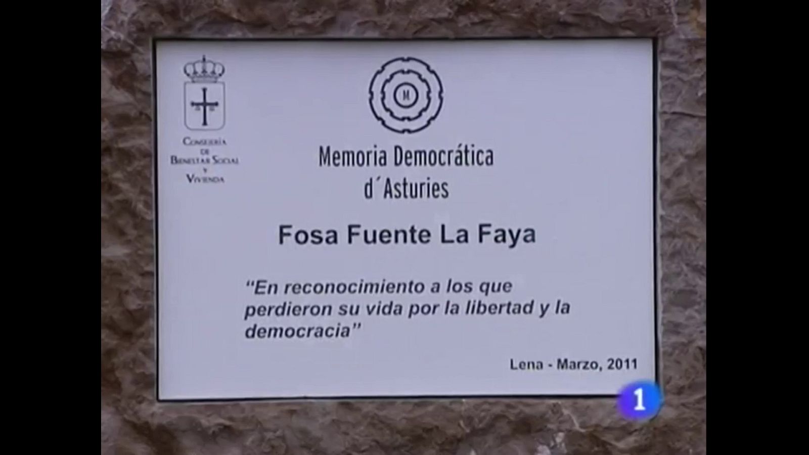 Ubicado un monolito en la fosa de Fuente La Faya (Lena, Asturias) | Ver ahora