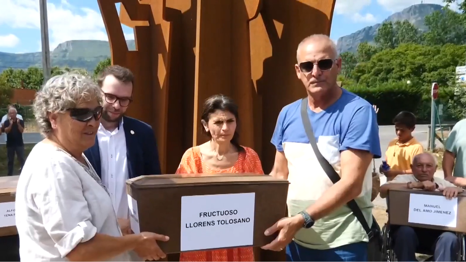 Entrega restos presos identificados del cementerio de Orduña (Bizkaia) | Ver ahora