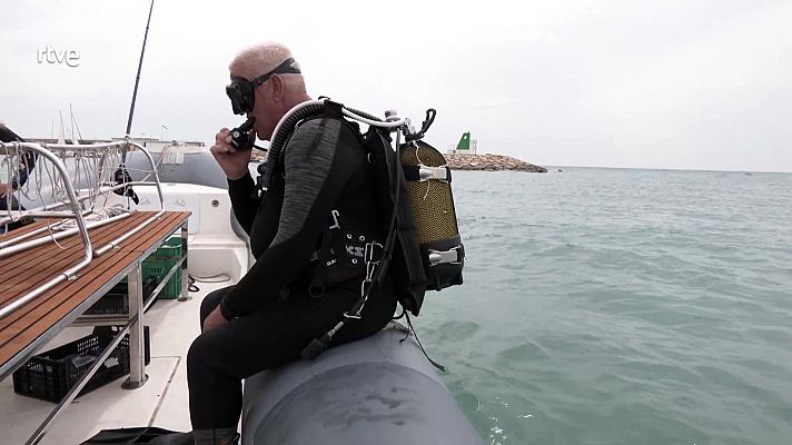 Aquí hay trabajo - Vivir del buceo