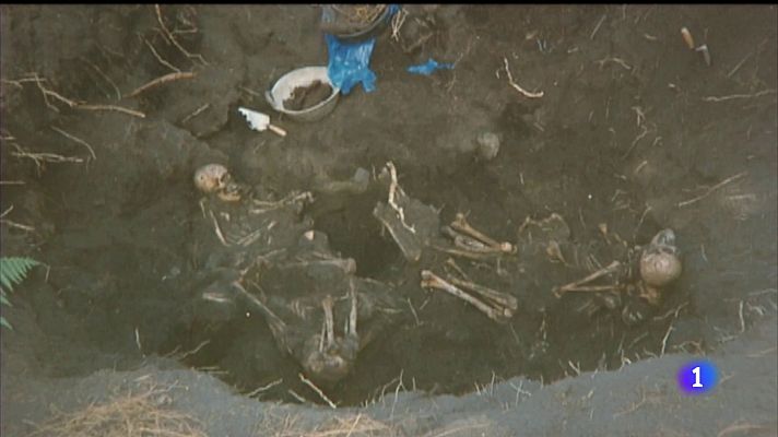 Telecanarias - Excavación de la fosa del pinar de Fuencaliente (Santa Cruz de Tenerife)