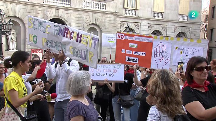 En lengua de signos - APSOCECAT se plantea echar el cierre